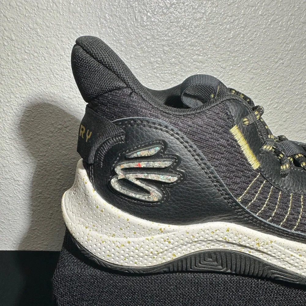 Under Armour Curry 3Z7 basketball shoes‎